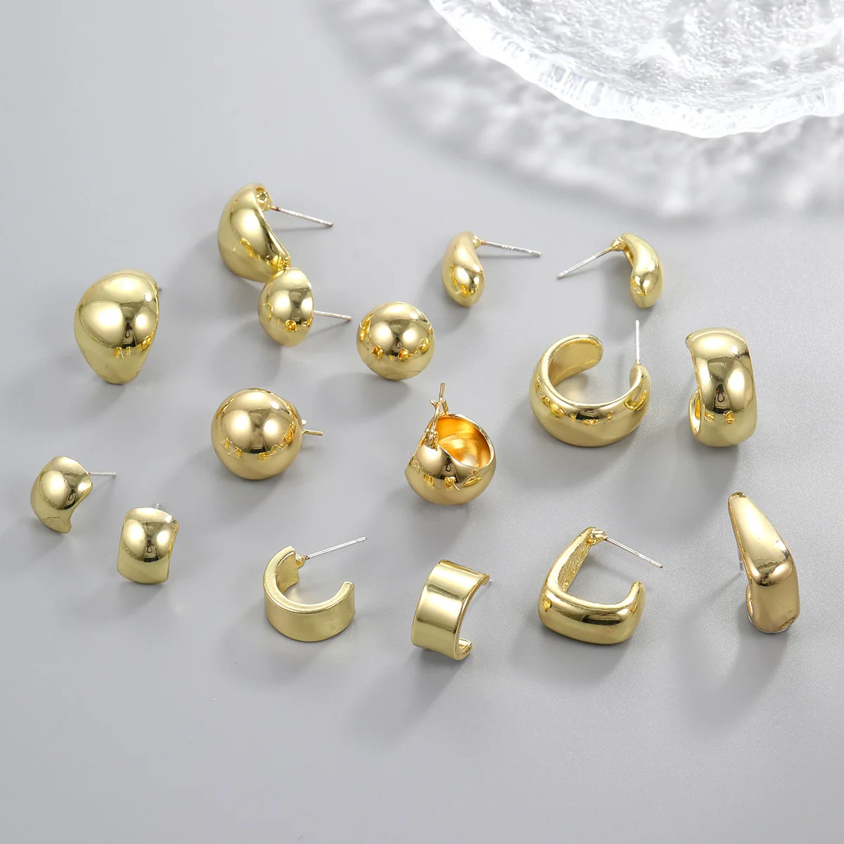 

Fashion Geometric Metal Statement Earrings C-shaped Gold Color Earrings For Women Trendy Jewelry Party Girls Unusual Accessories