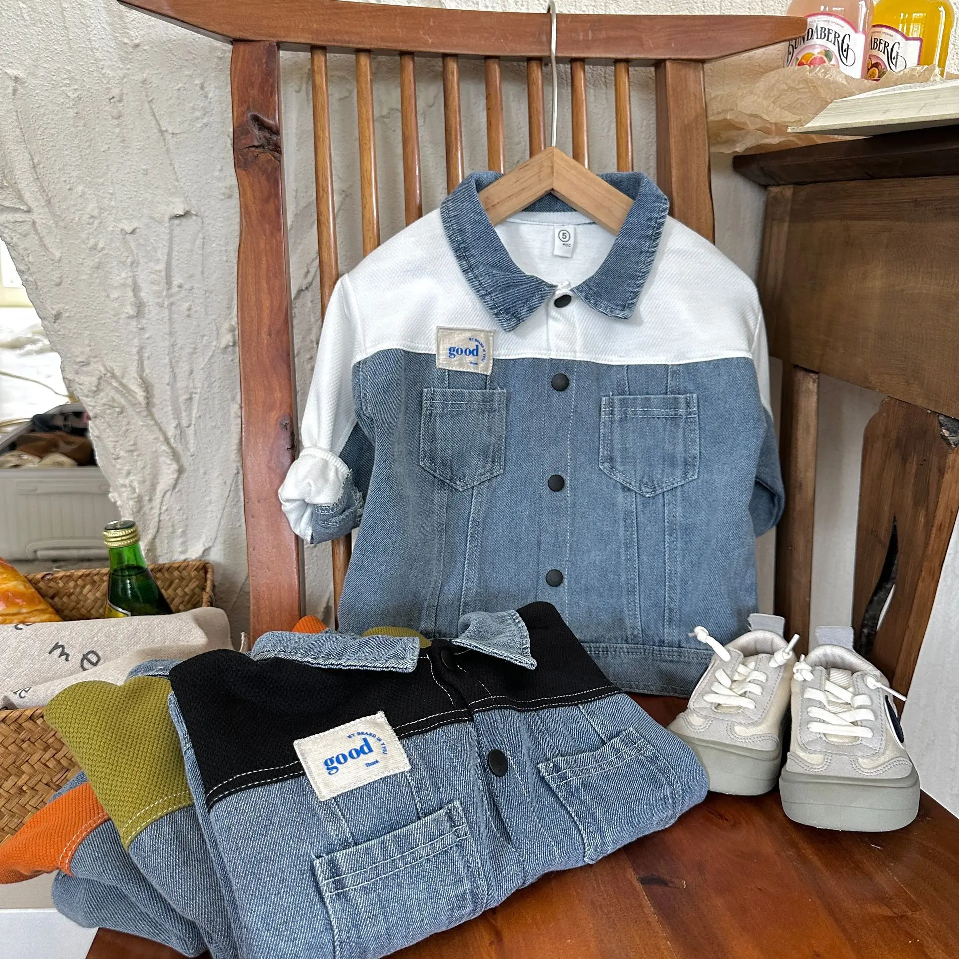 

Модная Джинсовая куртка для девочек в стиле пэчворк на осень с длинным рукавом крутая куртка для маленьких девочек 2023 Новое Брендовое Детское пальто Детская верхняя одежда