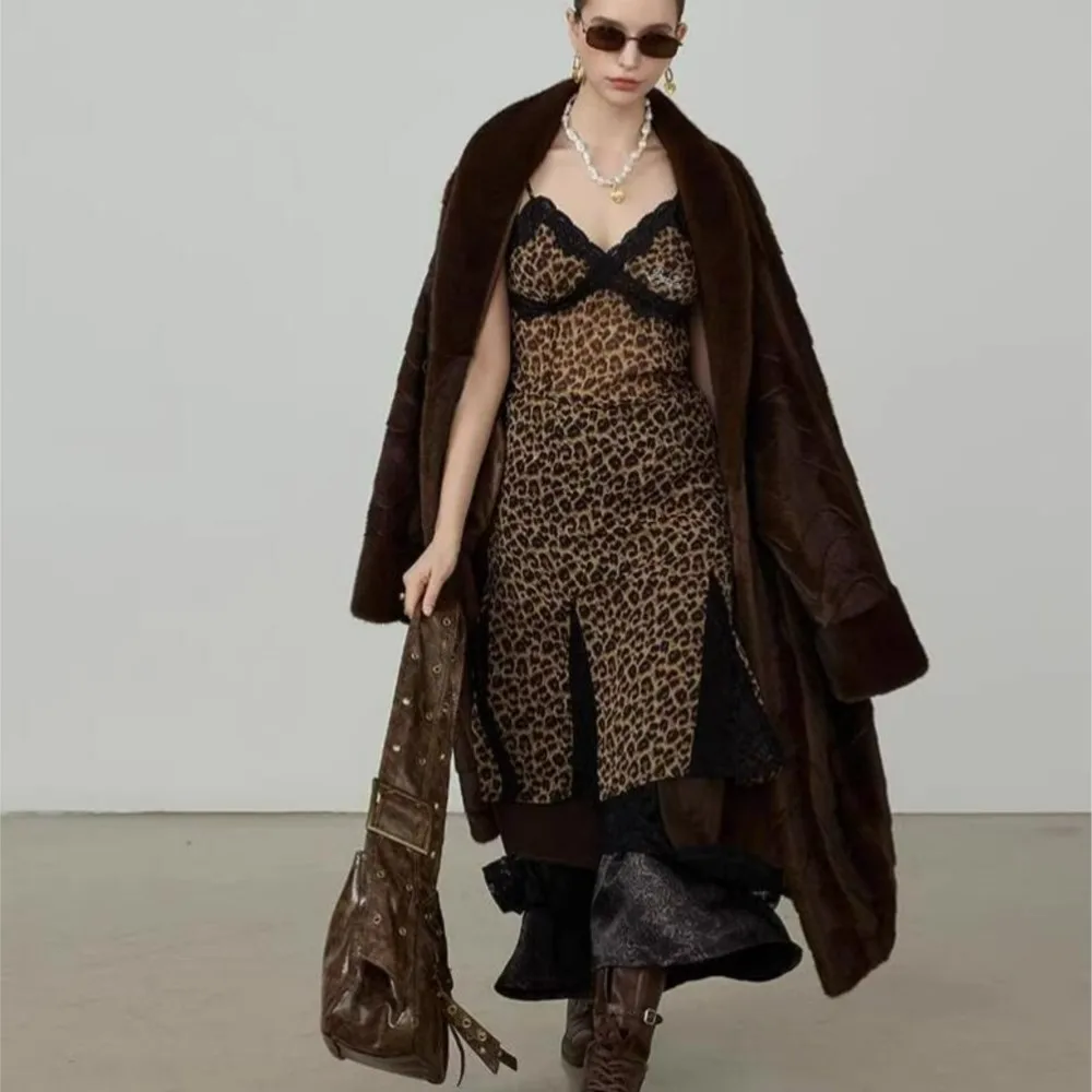 Зимнее пальто с шалевым воротником и открытой строчкой рукавами летучая мышь