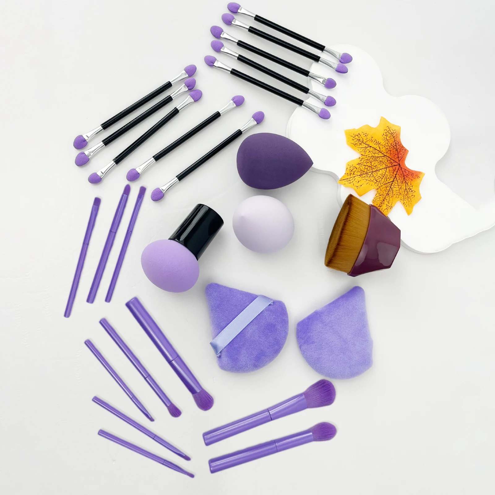 Набор фиолетовых кистей 26 шт. с треугольными буфами серебристые плоские головки