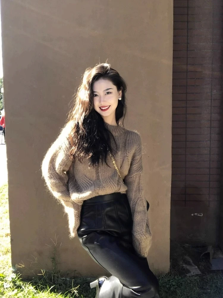 Shenzhen Nanyou Big Brand High Goods Leak-Picking Thick Line round Neck Twist Sweater Women Autumn and Winter Soft Glutinous ...