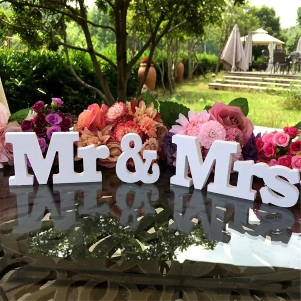 

Mr & Mrs White Letter Wooden Sign for Rustic Wedding Decoration Favor Married Party Table Ornaments Photo Props Gift R7Z8