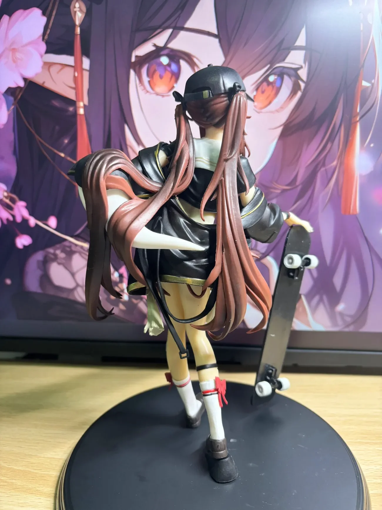 Genshin Impact аниме фигурка Ху Тао модная одежда скейтбординг экшн-модель украшение