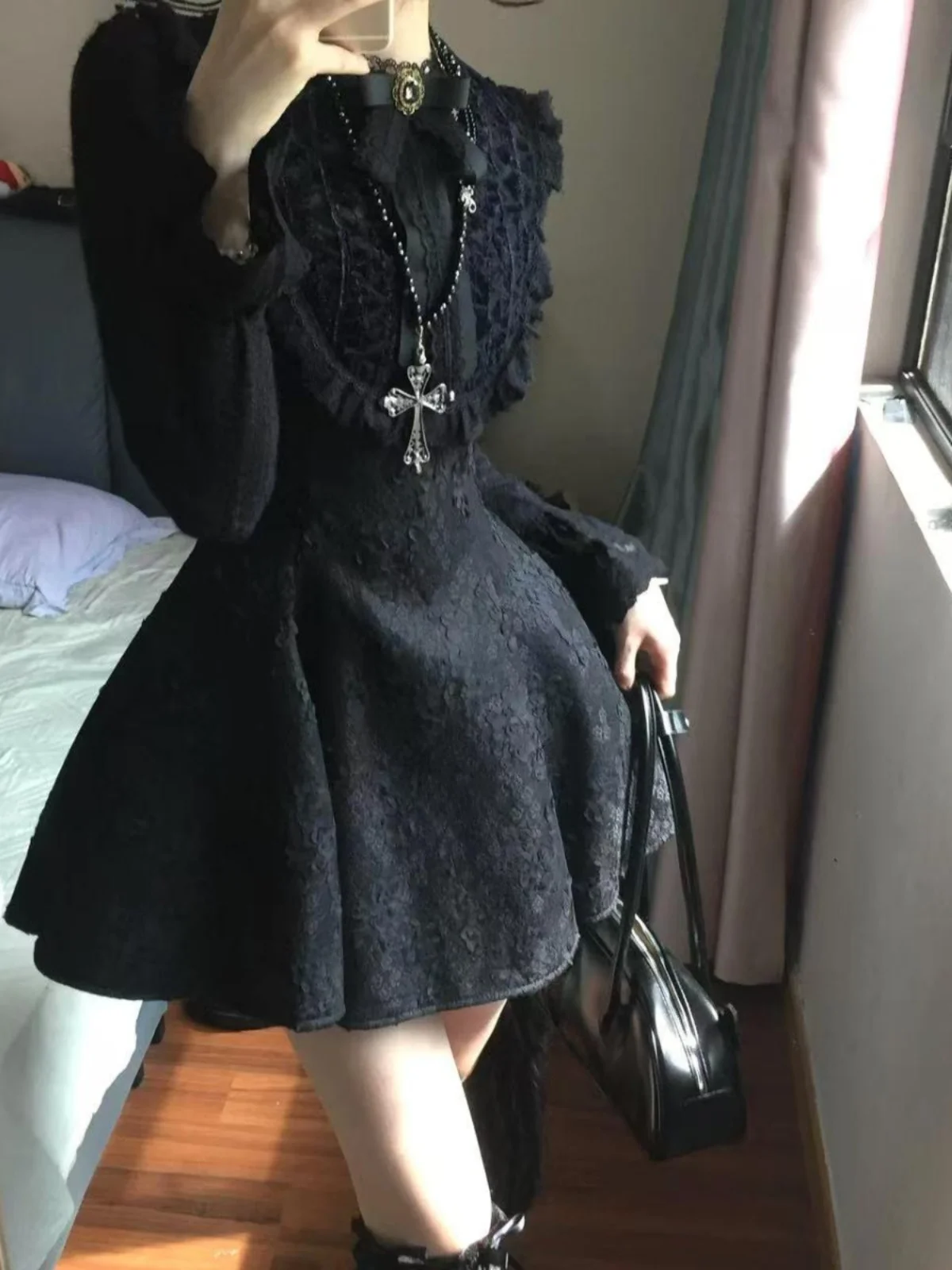 Женское маленькое ароматное кружевное пышное платье принцессы с бантом