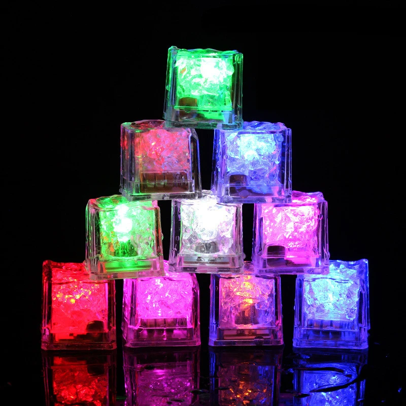 

2022Home Decor Luminous LED Ice Cubes Glow In The Dark Party Ball Flash Neon Halloween Festival Accessories Christmas Ornament