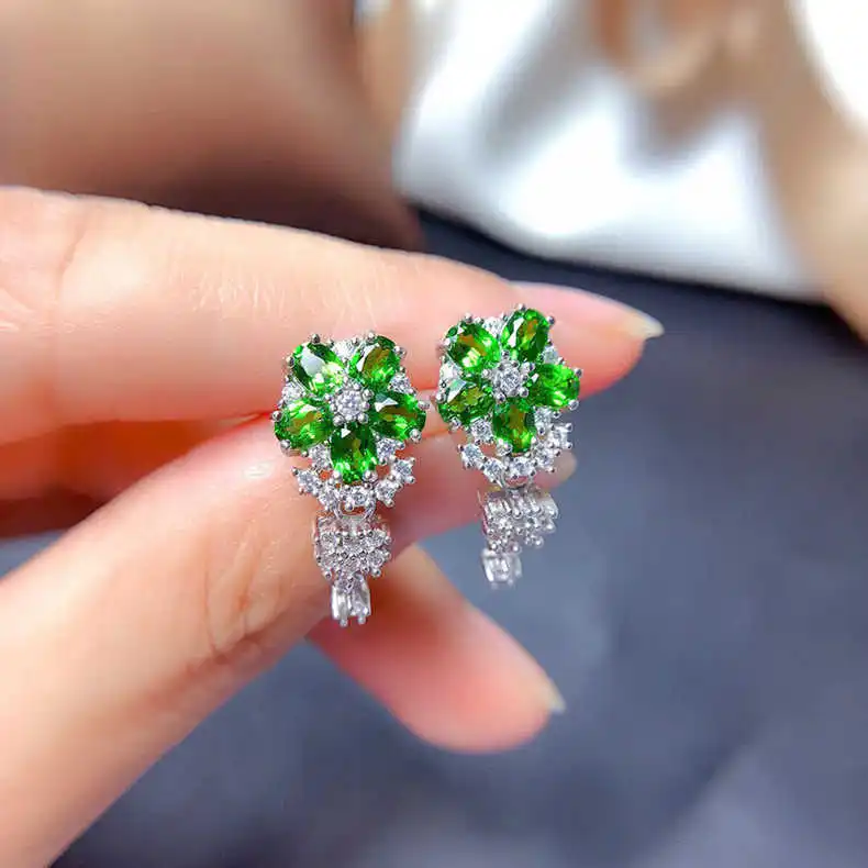 

XS Natural Russian Emerald Diopside Earrings Fashion Style Style Green Gem Japanese Korean Earrings