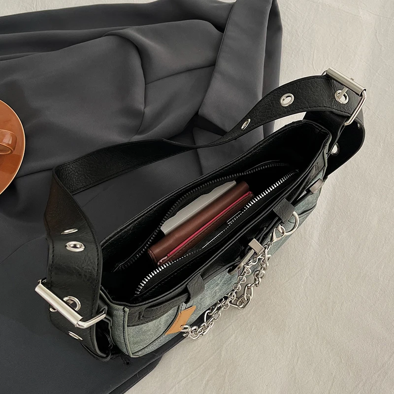 Женская джинсовая сумка на плечо в винтажном стиле с цепочками из джинсового