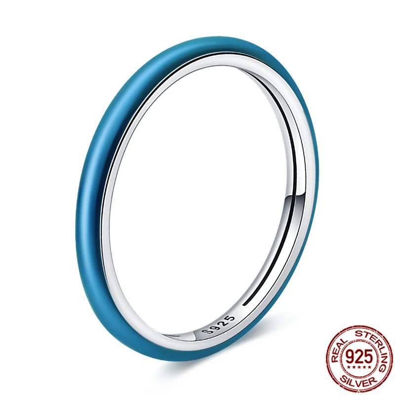 

Женское круглое кольцо из серебра 2022 пробы