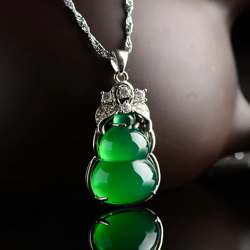 

Natural Agate Gourd Emerald Pendant 925 Silver Green Chalcedony Foo Bean Leaf Necklace Fine Fashion Jewelry for Men and Women