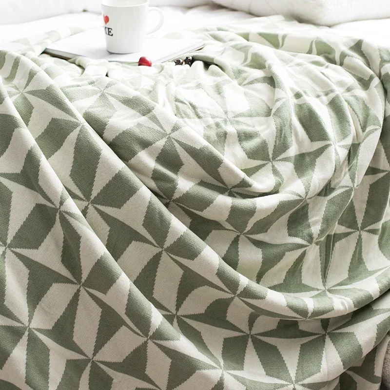 NNS индивидуальное геометрическое светло-голубое и зеленое дорожное одеяло из 100%