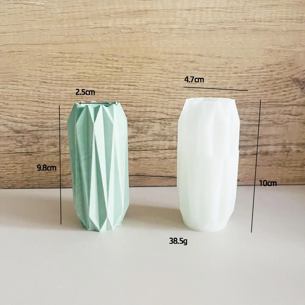 Искусственная силиконовая форма для самостоятельного изготовления бетонных