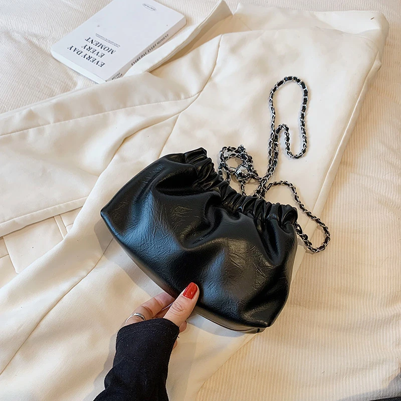 Однотонная модная сумка через плечо из искусственной кожи с оборками и цепочкой