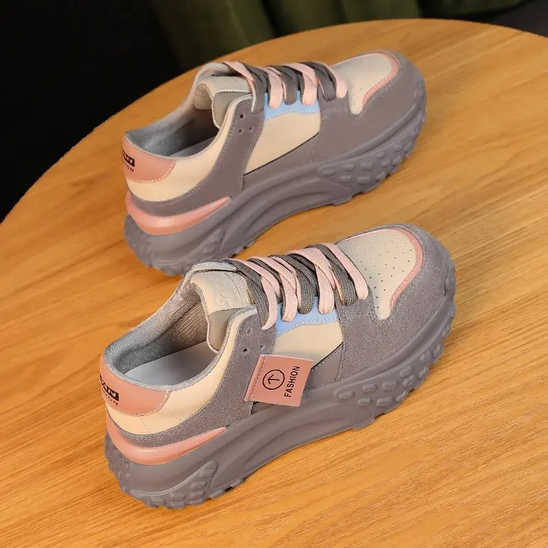 

Женские кроссовки на шнуровке, на вулканизированной подошве