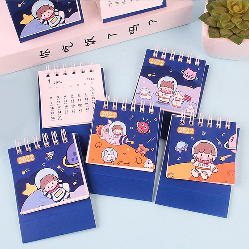 

2023 Random Style Creative Astronaut Planet Mini Desk Calendar Ornaments Memo Portable Desktop Calendar Scheduler Planner