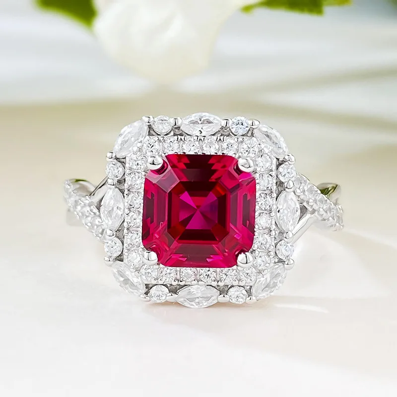 Серебряное кольцо S925 с красной кровью голубей 7*7