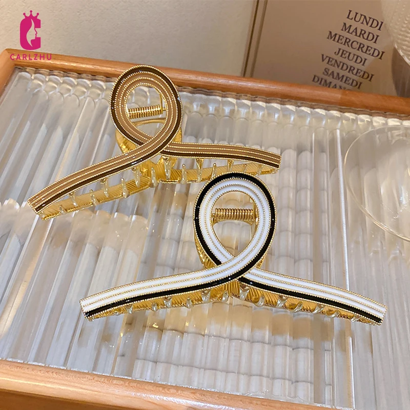 

2022 Fashion Hollow Out Geometric Hair Clips Metal Hair Claw Cross Hairclip Headband Hairpin Hair Crab Women Hair Accessories