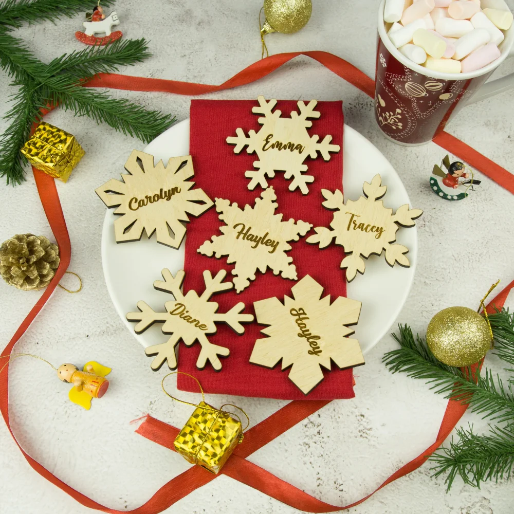 Персонализированная Рождественская бирка для места деревянная снежинка