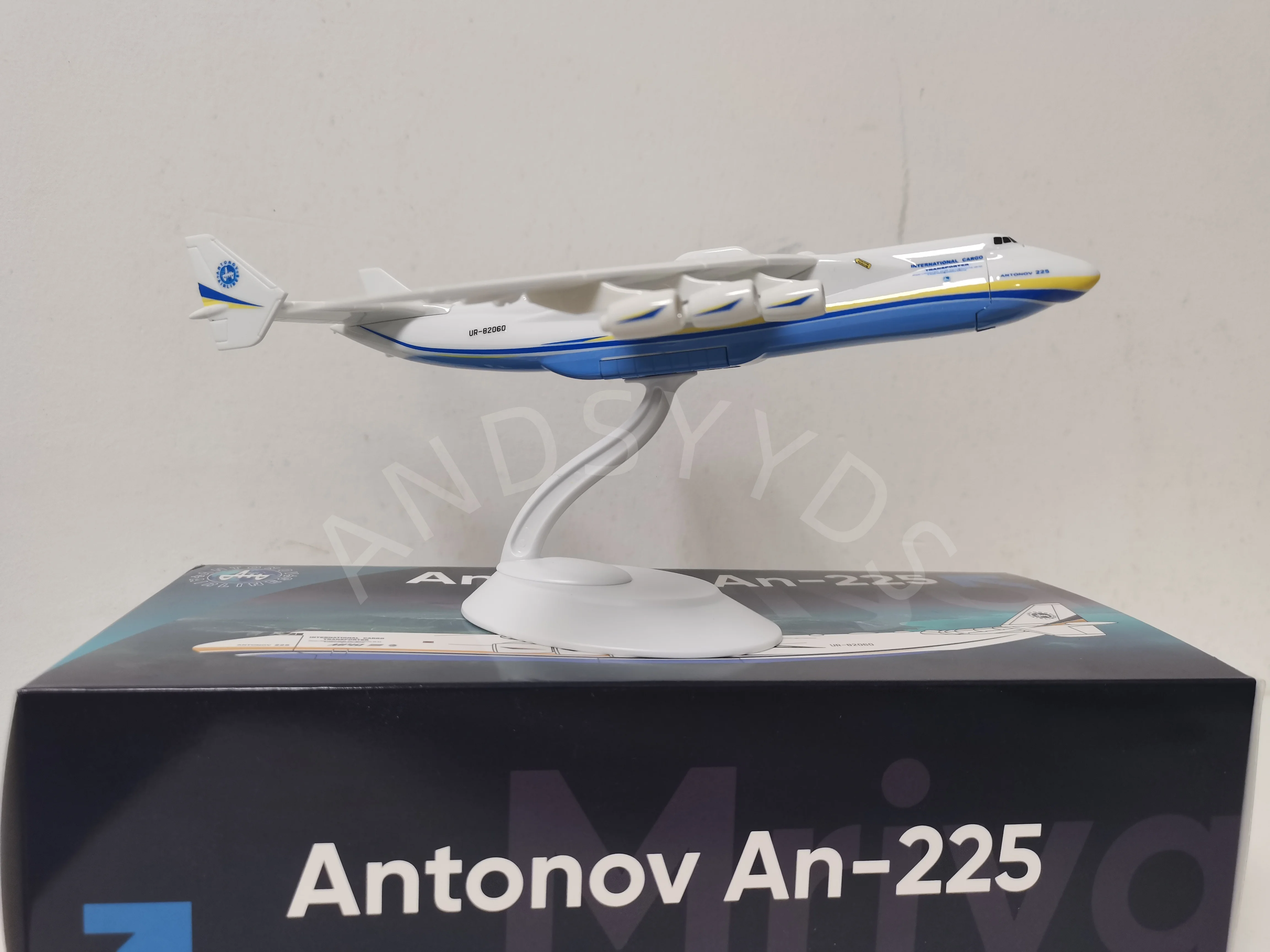 Фото Antonov An225 Transport, 20 см, литая под давлением модель из сплава, масштаб 1:400, реплика самолета, литой под давлением An-225, дисплей самолета W Base, новинка №2