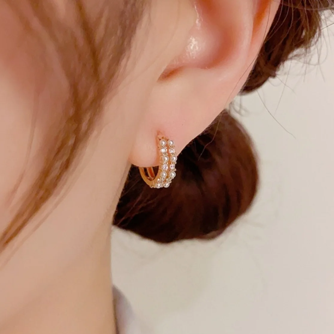 

Korean Vintage Double Layer Simulated Pearl Small Hoop Earring Gold Plated Helix Piercing Aesthetic Jewelry Girl Accessories