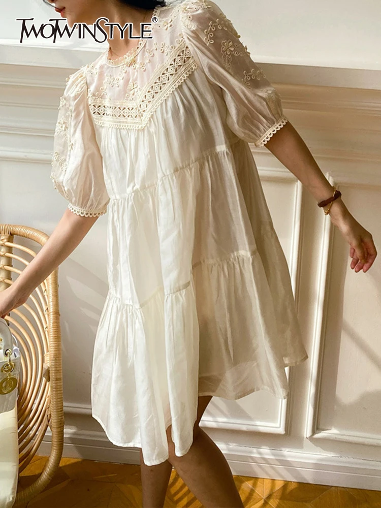 

TWOTWINSTYLE Elegant Splice Lace Dresses For Women Round Neck Puff Sleeve Patchwork Folds Casual Dress Female Fashion Clothing