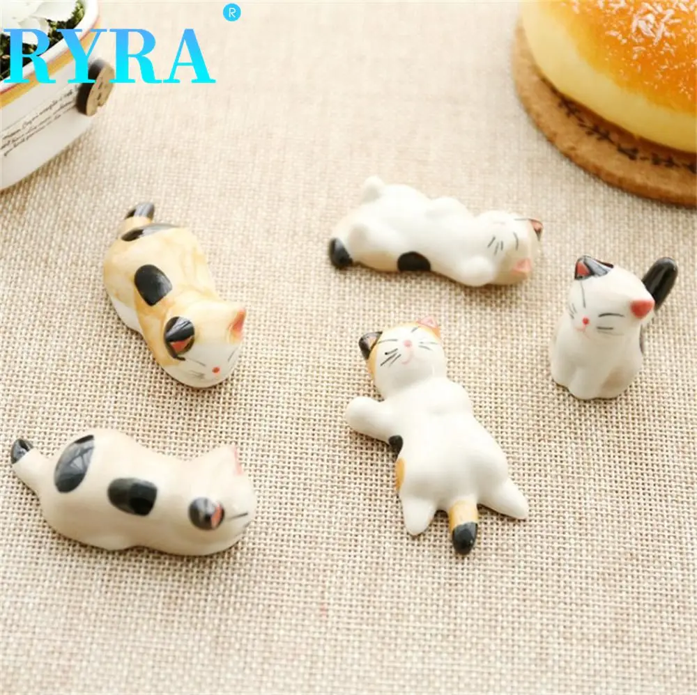 

Ceramic Cat Chopsticks Rack Lucky Cat Chopsticks Stand Cute Chopsticks Holder Creative Tableware Tool Chopstick Rack Pillow Rest
