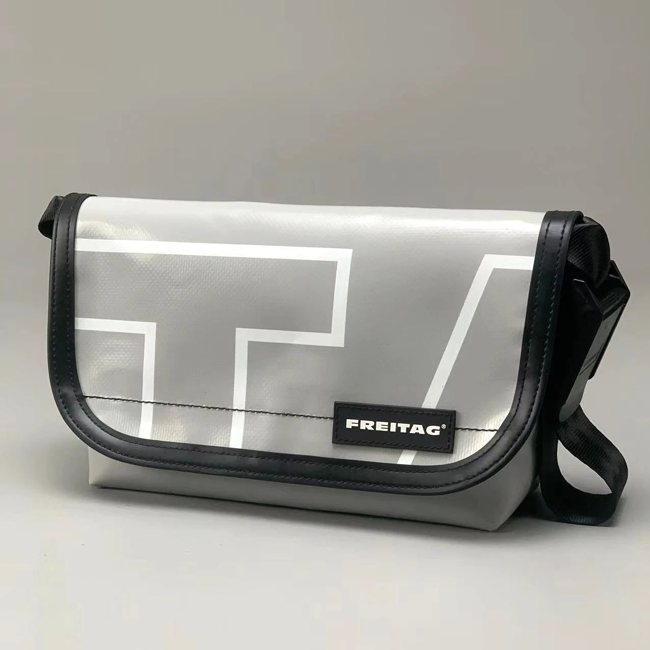 FREITAG F41 HAWAII FIVE-O Messenger Bag Single Shoulder Bag Crossbody Bag Swiss Cycling Eco-Friendly Bag