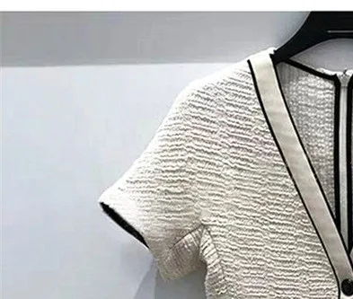 

Women Slim Fit V-Neck Patchwork Edge Short Sleeve Woolen Mini Dress