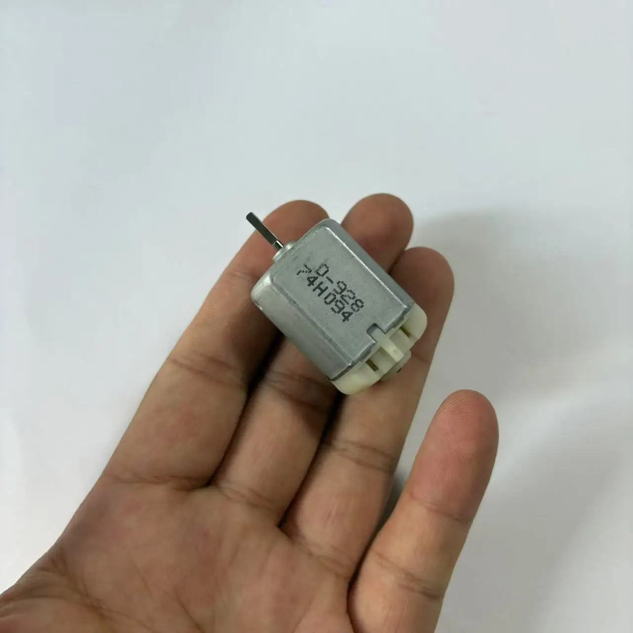 

D-928 74H094 Двигатель центрального замка 12 В Автомобильный дверной замок Блок привода Электрическое складное зеркало заднего вида