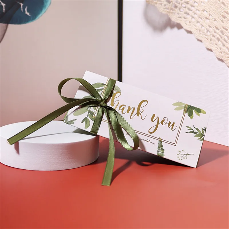 

50pcs/Lot Green Leaf Dragee Box for Wedding Pack of Candy Green Ribbon Triangle Cardboard Gift Boxes Party Favors Wholesale