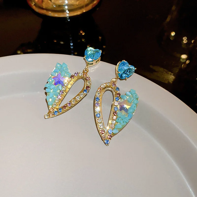 

Minar Fantasy Shiny Full Rhinestones Heart Shape Drop Earrings for Women Crystal Hollow Out Penelled Love Dangle Earrings Gift