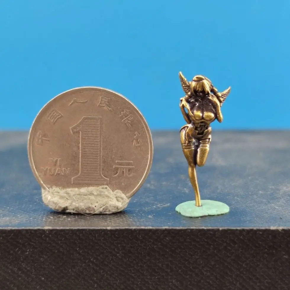 

Медные статуэтки ангела-чан