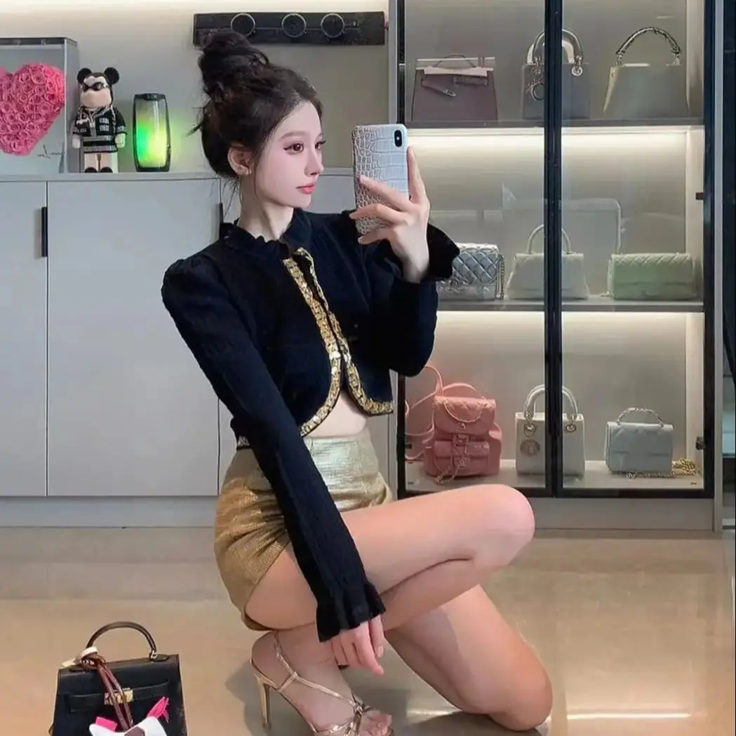 Комплект из двух предметов высококачественная короткая куртка шорты с золотыми