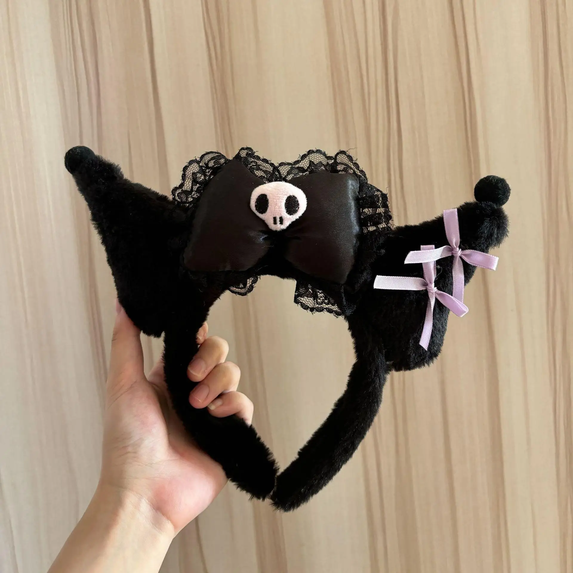 Фото Повязка на голову с розовым бантом My Melody и черной плюшевой заколкой Kuromi для костюма на Хэллоуин, аксессуар для волос Kawaii, обруч для волос для косплея №4