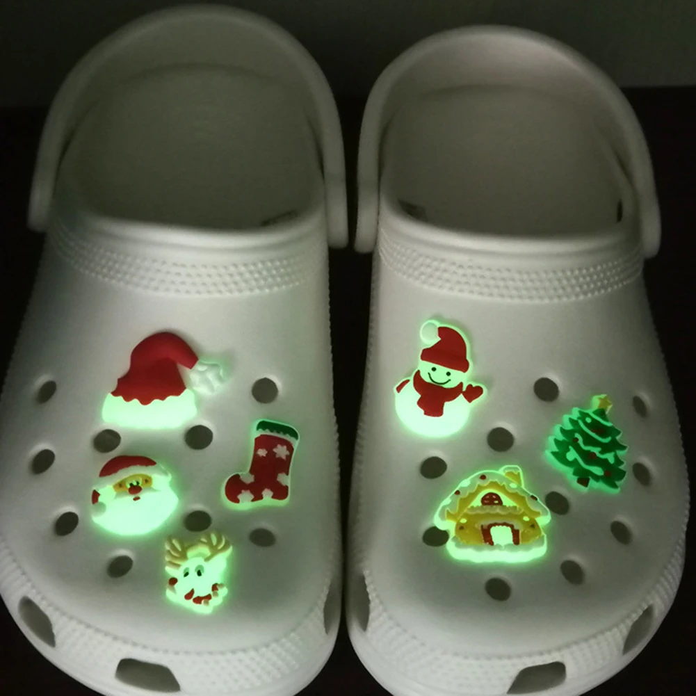 

1PCS Christmas Style Gingerbread Man PVC Shoe Charms Buckles Fluorescent Button Slipper Accessories Ornament Xmas Gift
