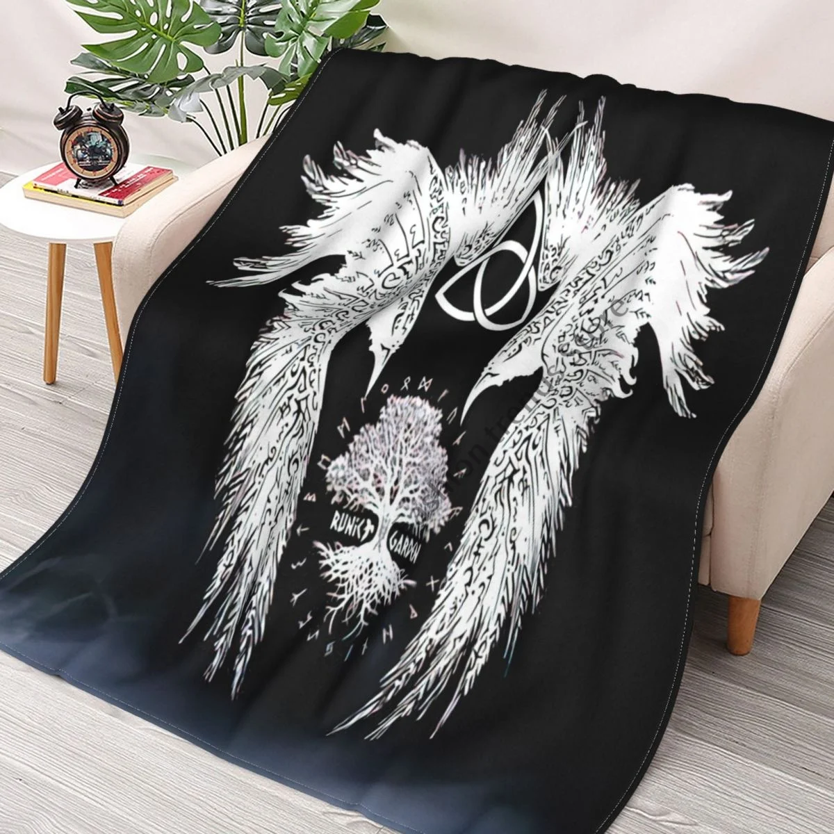 

Viking Style Mystery Crow 3D Printed Flannel Blanket Adult Kids Fleece Blanket