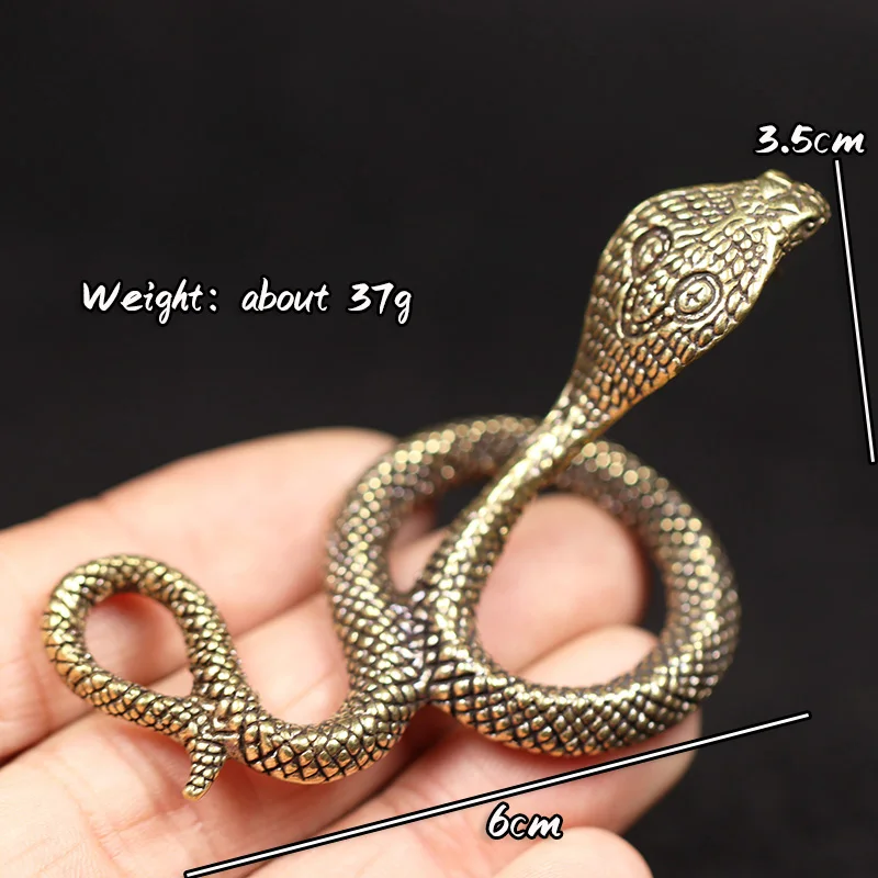 

Миниатюрные фигурки коbras из меди