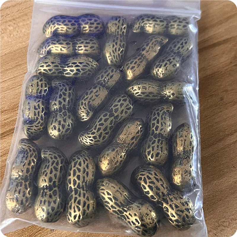 

Gold Peanuts Silver Peanuts Collection and Play Crafts