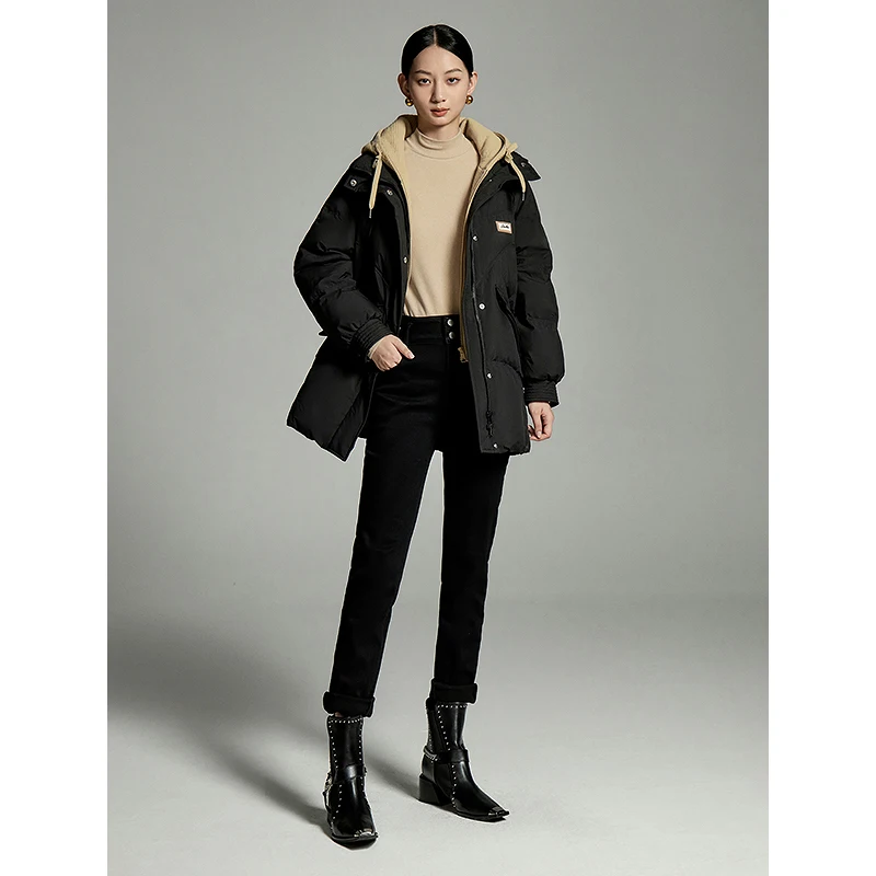 Рисунок 5 - Женский пуховик с капюшоном и воротником-стойкой