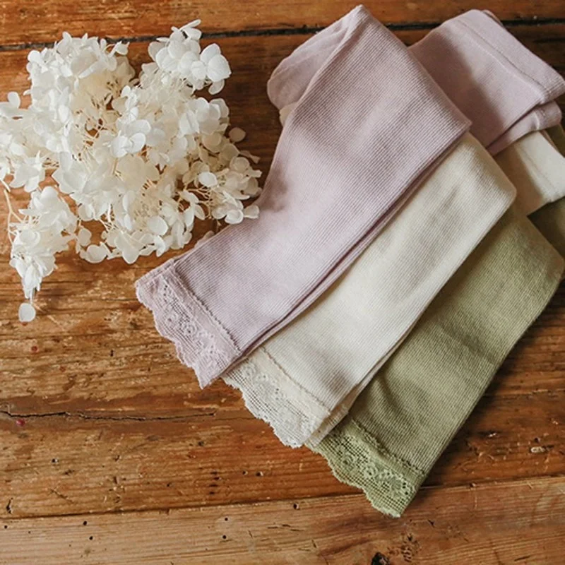 

Детские кружевные штаны, на возраст 6-11 лет