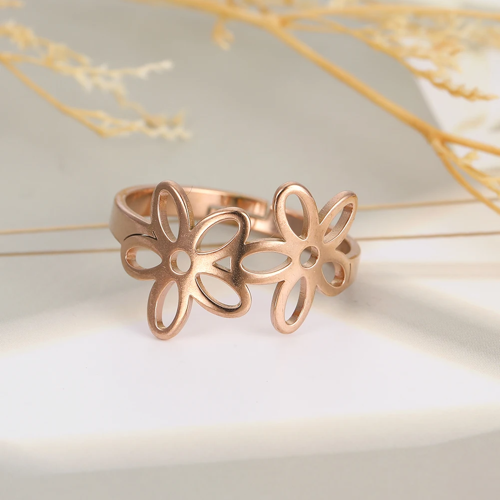 

COOLTIME Double Flowers Ring Women Gold Color Stainless Steel Finger Rings Gift for Girlfriend Cherry Blossoms Fine Jewelry