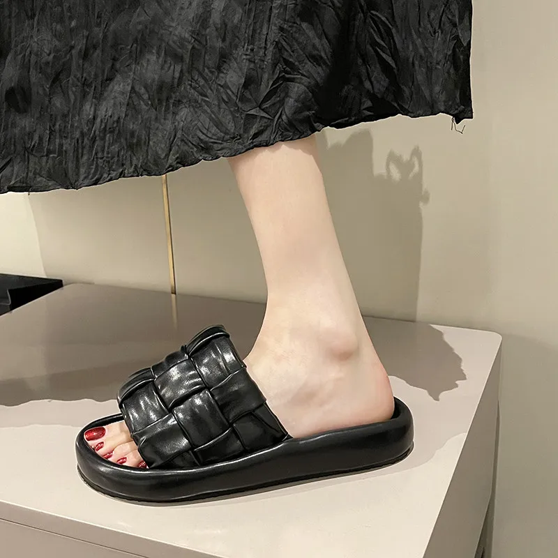 

Shoes Woman 2022 Low Slippers Soft Shale Female Beach Pantofle Platform Luxury Slides Comfort Flat Sabot New Designer Basic Rome