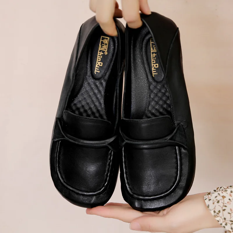 2022 New Large Size Fashion Grandma Shoes Bow Shallow Mouth Casual Soft Leather Solid Color Square Toe Beanie Flat Shoes Women