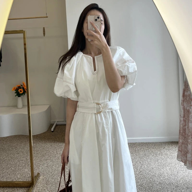 

Женское винтажное платье с поясом, длинное белое платье с V-образным вырезом и рукавами-фонариками, приталенный яркий сарафан в Корейском ст...