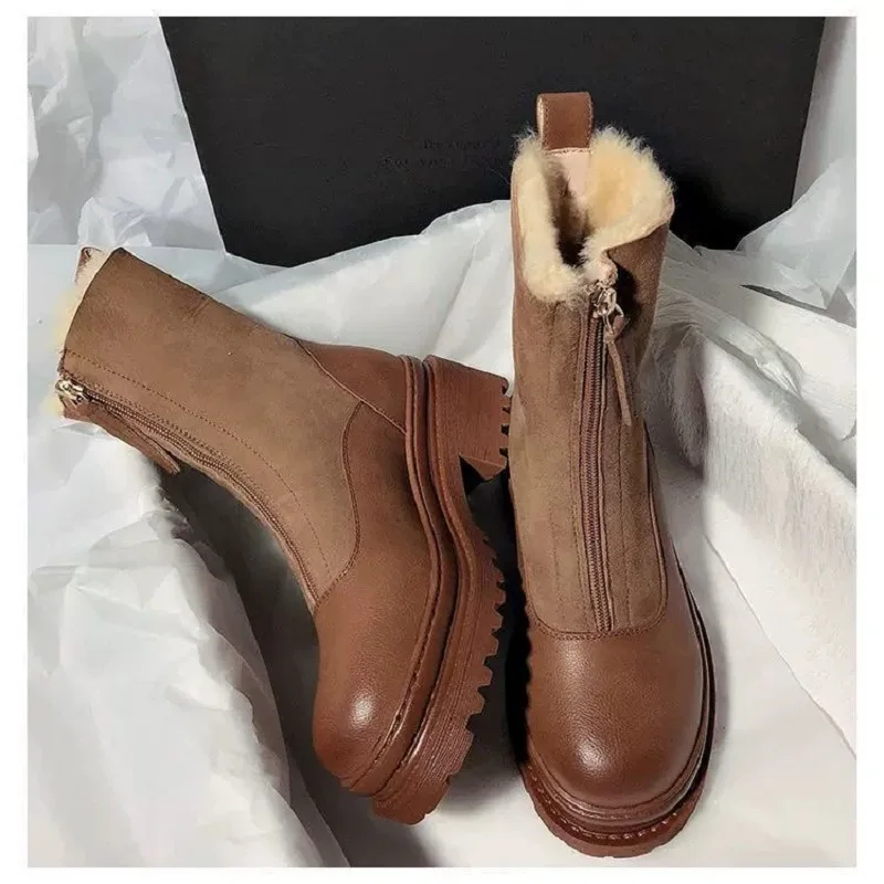 

Короткие сапоги на толстом каблуке в британском стиле, женские зимние сапоги на толстой подошве с мехом и вставками из кашемира и хлопка, те...