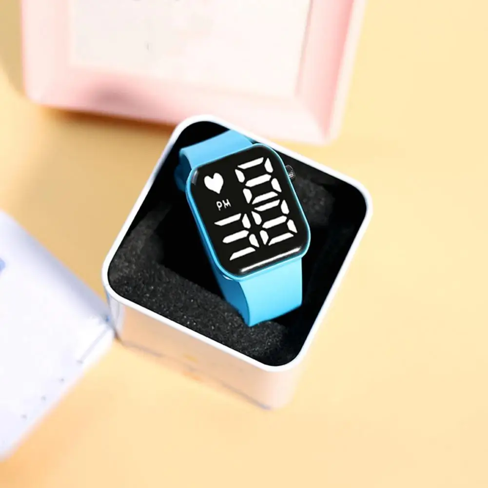 Рисунок 3 - Наручные часы с большим экраном