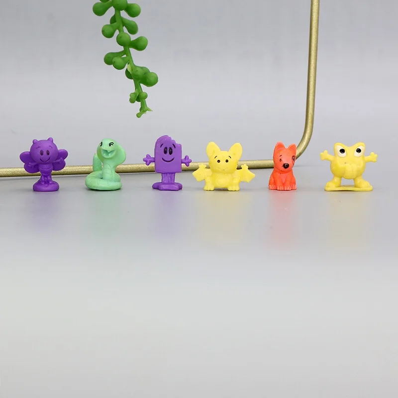 

100pcs/lot Cartoon Little pvc Animals 2cm Capsule Toy for Kids Birthday