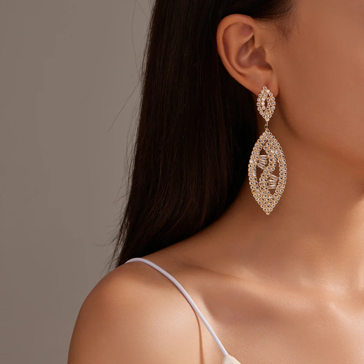 Новые модные изысканные серьги с бриллиантами геометрические полые женские