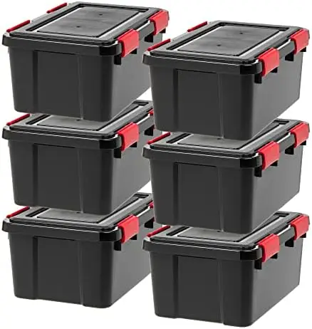 

Пластиковый ящик для хранения с прочной крышкой и уплотнением и надежными фиксирующими пряжками, устойчивый к атмосферным воздействиям, черный с красными пряжками