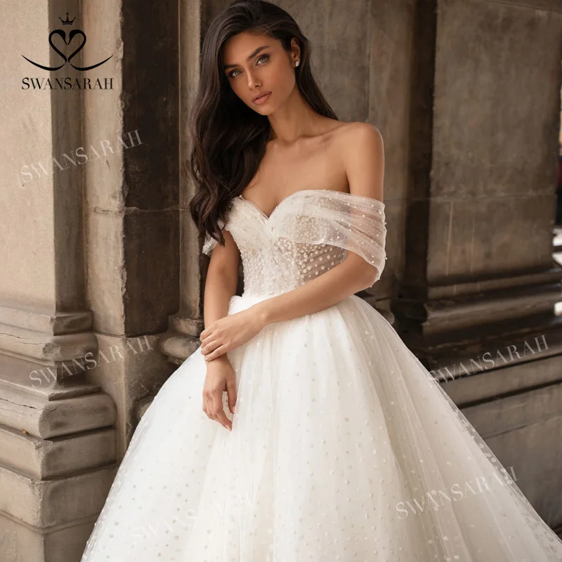 Романтическое бальное платье свадебное 2024 милое с жемчугом и открытыми плечами