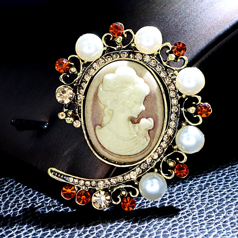 

Embossed Vintage Beauty Head Brooch Fashion Premium Sense Niche Pins Rhinestone Corsage Accessories Vintage Lapel Pins Gift
